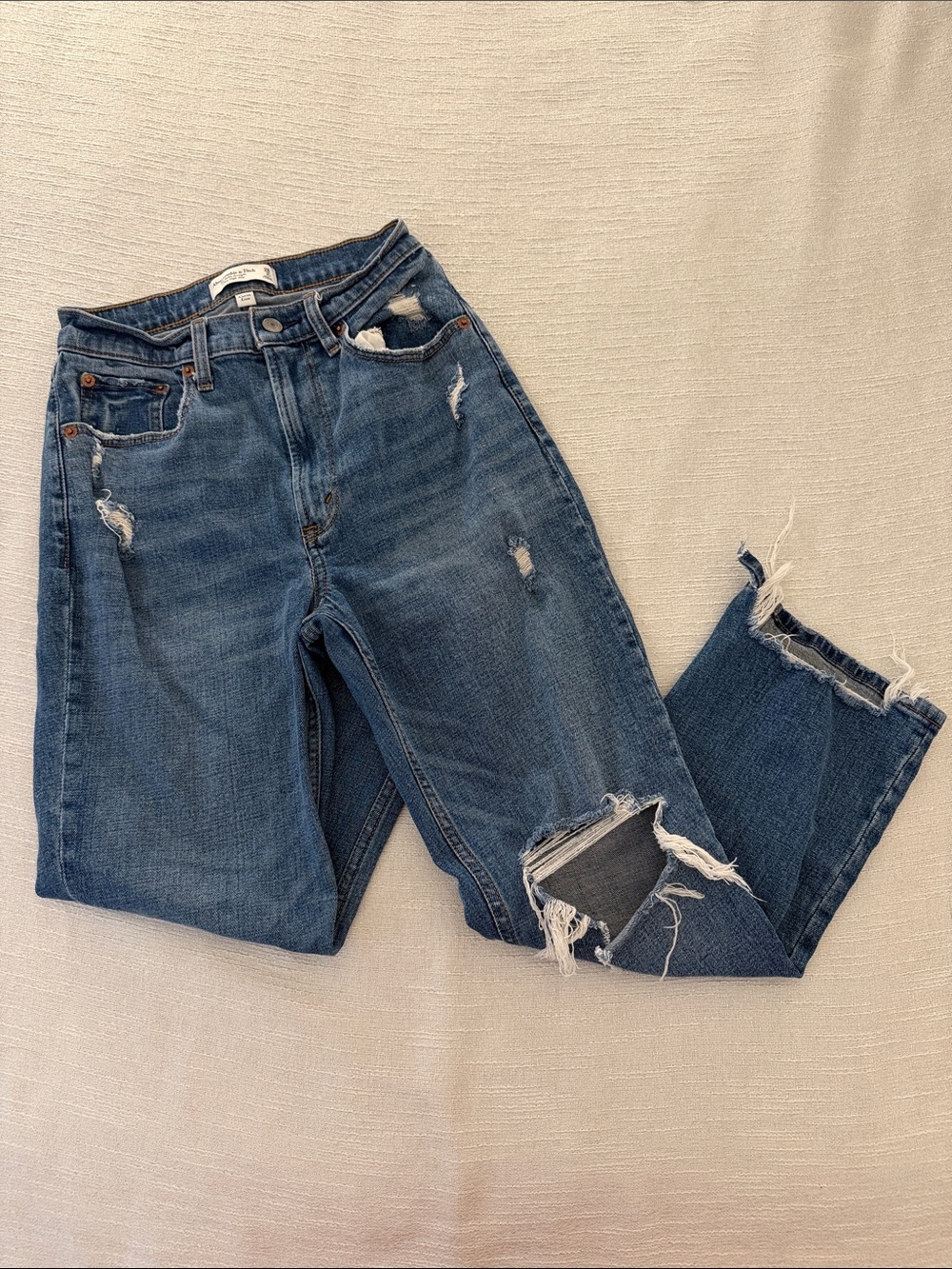 Abercrombie & Fitch | curve love ankle straight high rise ankle jeans 26/2 short